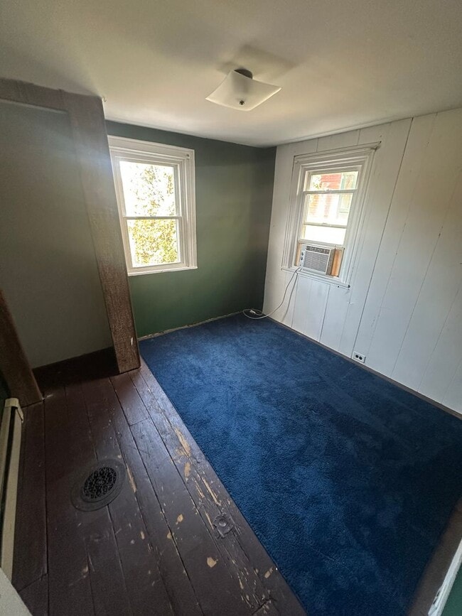 Building Photo - 451 Cherry St