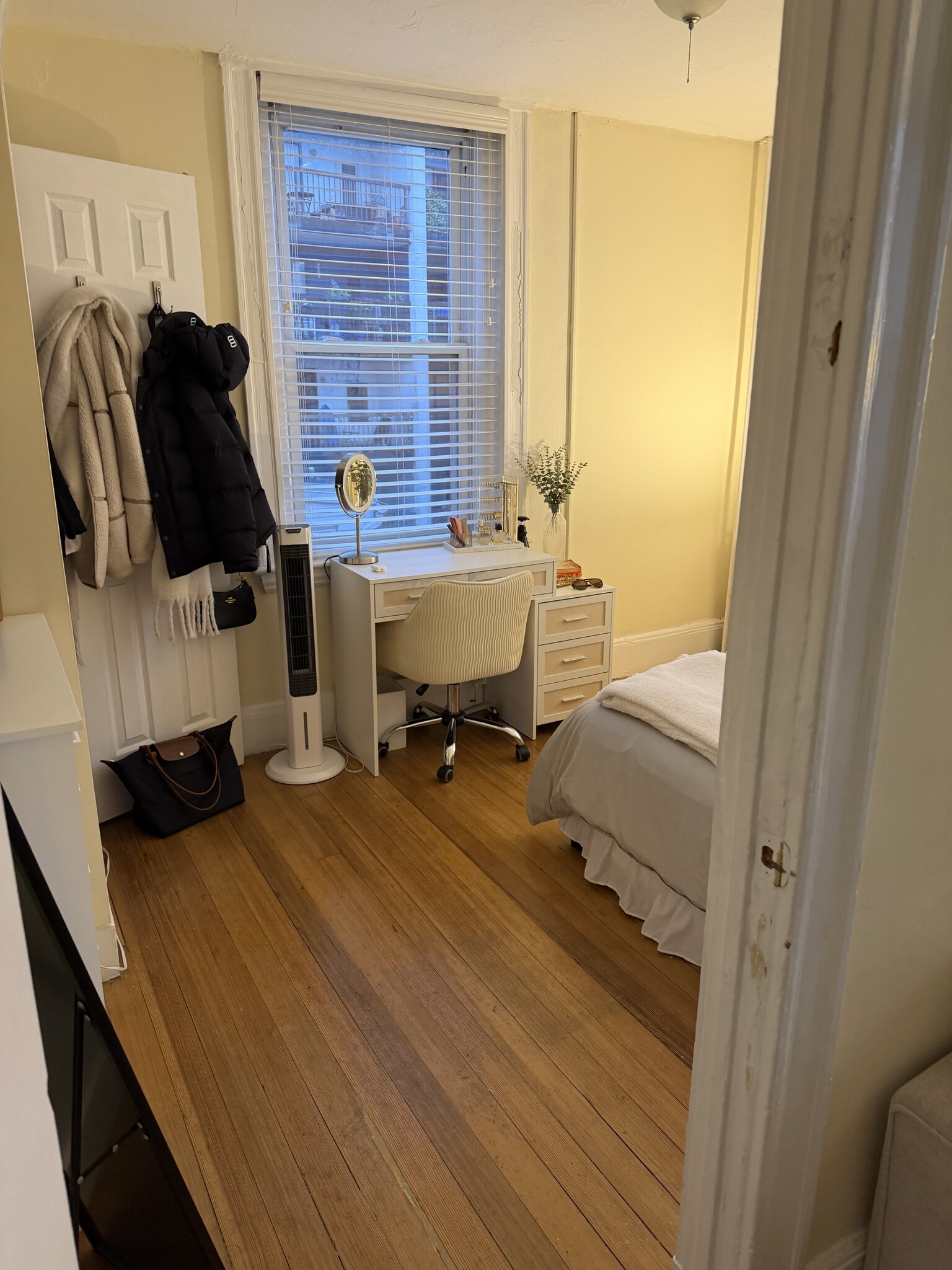 Building Photo - 222 Hanover St