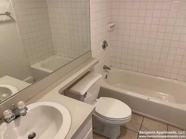 Building Photo - 1750 Washington St