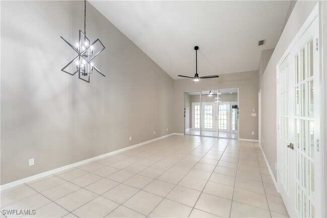 Building Photo - 1704 Royal Cir