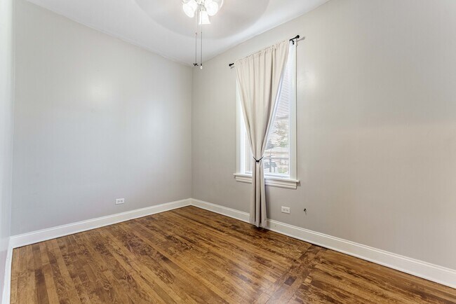 Building Photo - 2636 Ridgeland Ave