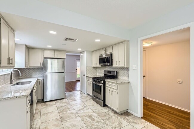 Building Photo - 11426 Bristle Oak Trail