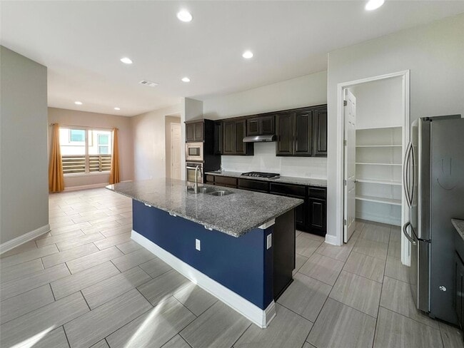 Building Photo - 7112 Cut Plains Trail