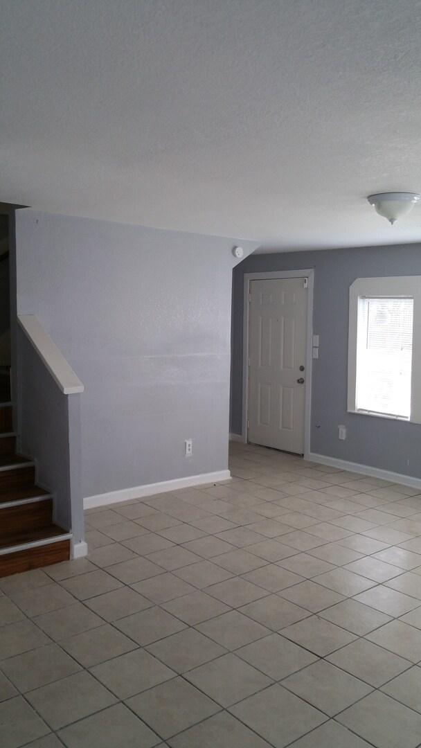 Building Photo - Huge Property located near the historic Downtown District of Galveston!!