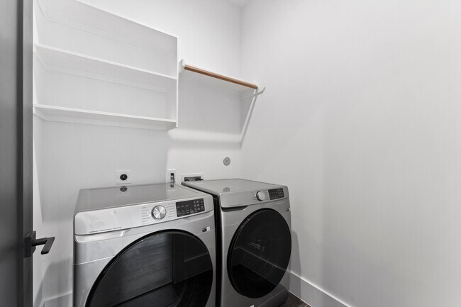 Building Photo - 4303 Buck St