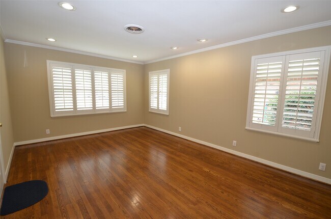 Building Photo - 4009 Nenana Dr