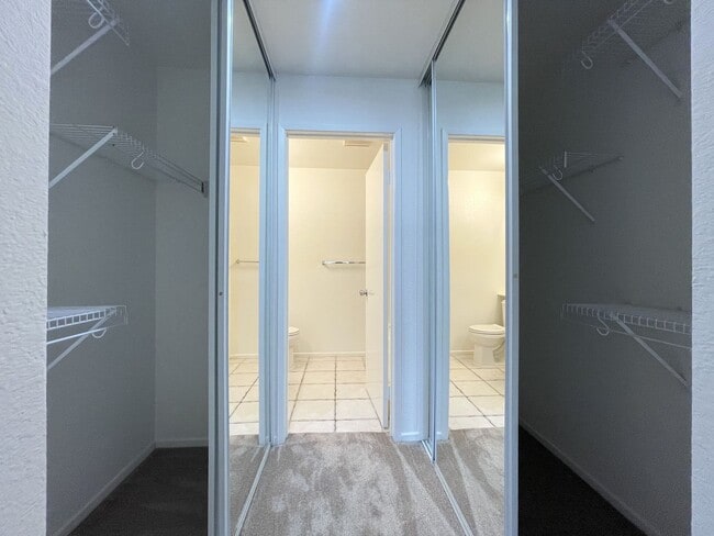 Building Photo - Spacious Home in Ivey Pointe!