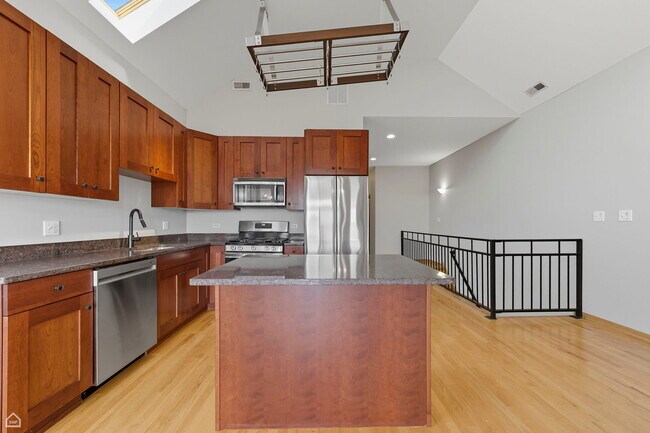 Building Photo - 119 N Mozart St