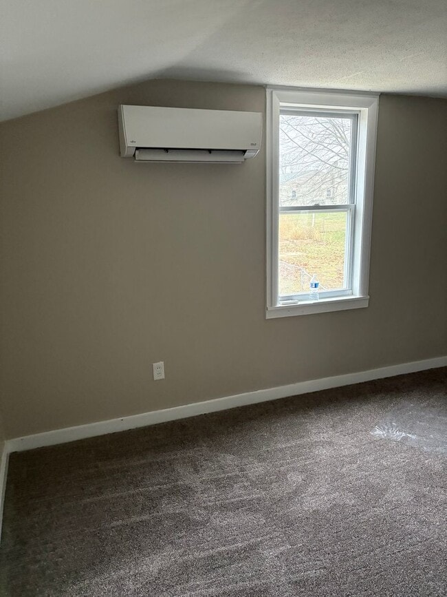 Building Photo - 1878 Spring Rd