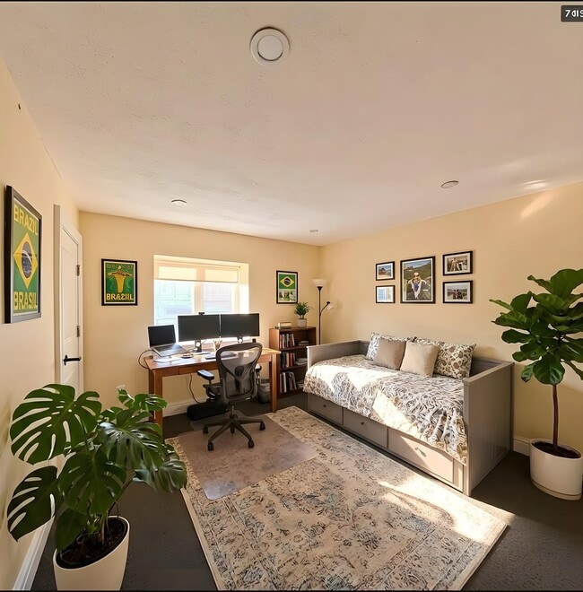 Building Photo - 21 Greenwood St