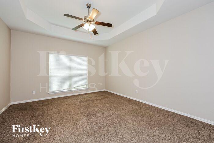 Building Photo - 3213 Charing Cross Rd