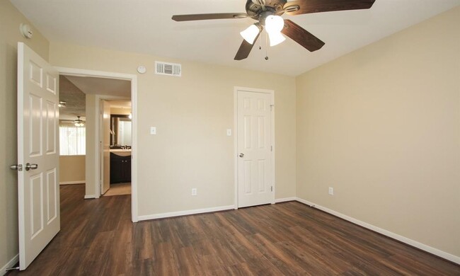 Building Photo - 2120 El Paseo St