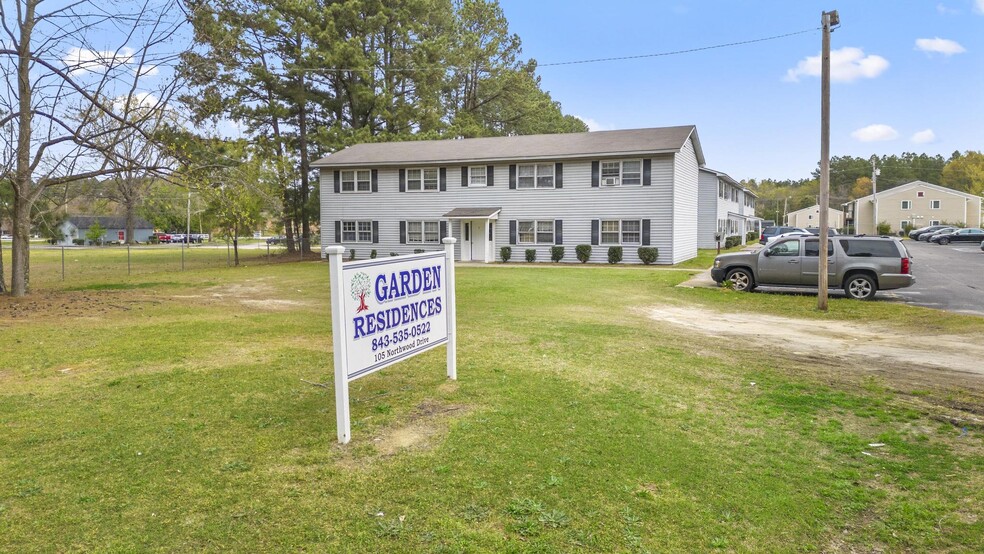 Primary Photo - Garden Apartments