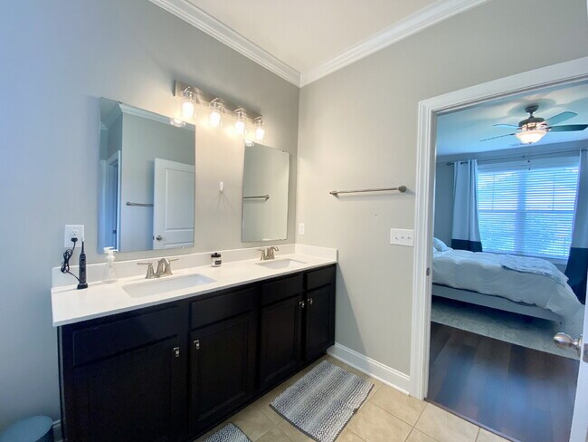 Building Photo - Ranch Style, Four Bedroom Home in Mill Creek!