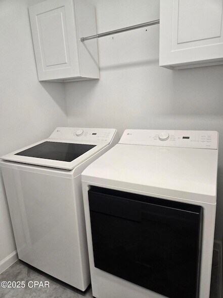 Building Photo - 8958 Parrot Pl