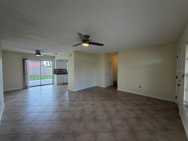 Building Photo - 8531 W Sydney Ave