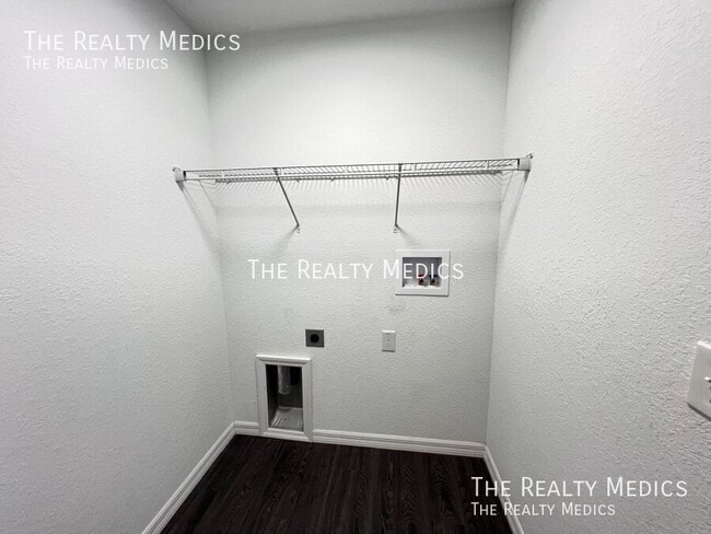 Building Photo - 111 Fisher Rd