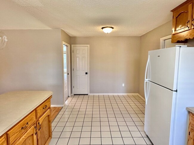 Building Photo - 481 Desert Sun Ct