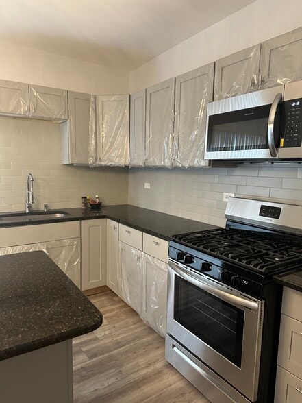 Building Photo - 4415 S Keeler Ave