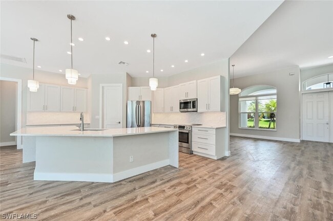 Building Photo - 4231 Crayton Rd