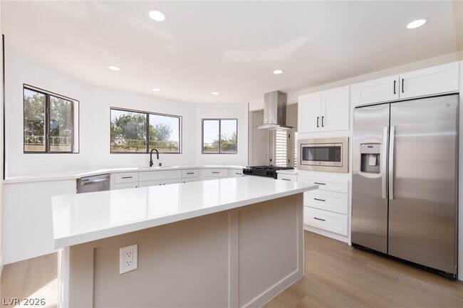 Building Photo - 3020 Donnegal Bay Dr