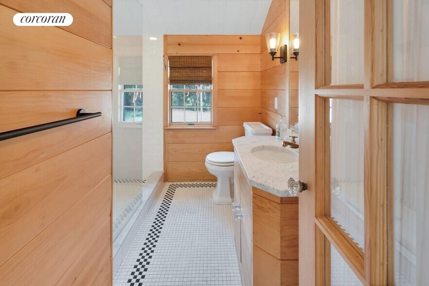 Building Photo - 1 Watersedge Dr