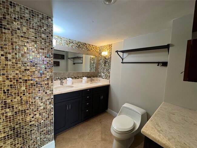 Building Photo - 555 NE 15th St