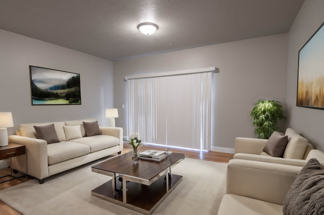 Building Photo - 600 W 400 S