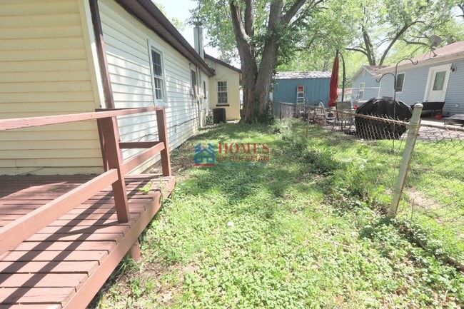 Building Photo - Three bedroom House | Two Bathroom