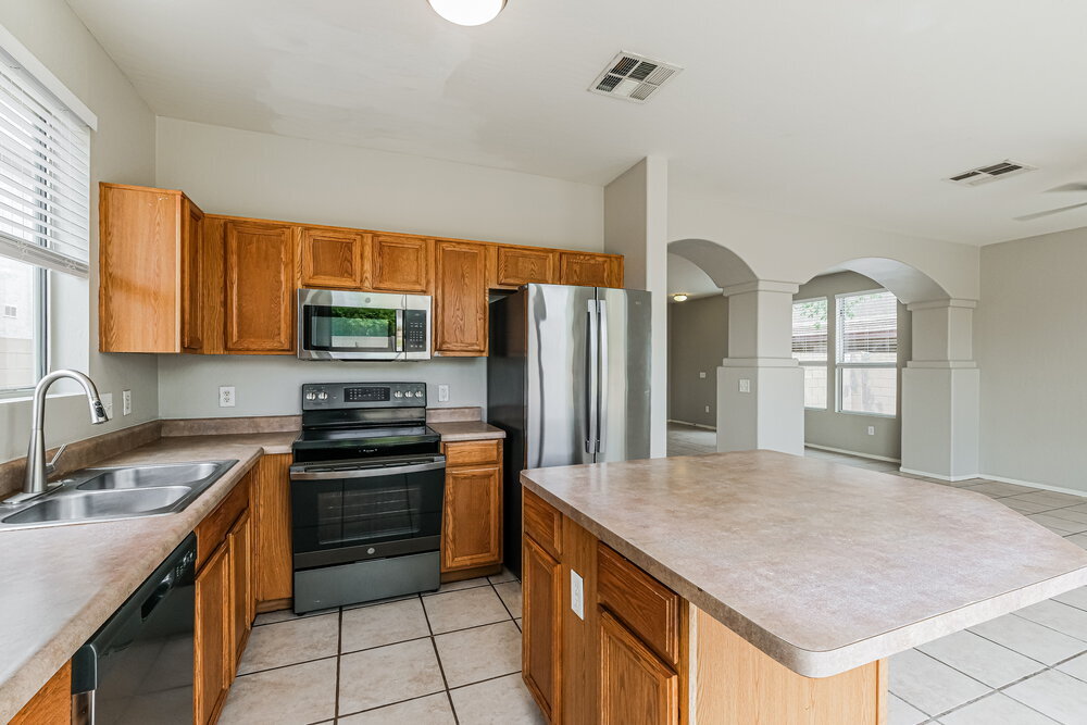 Building Photo - 13519 W San Juan Ct