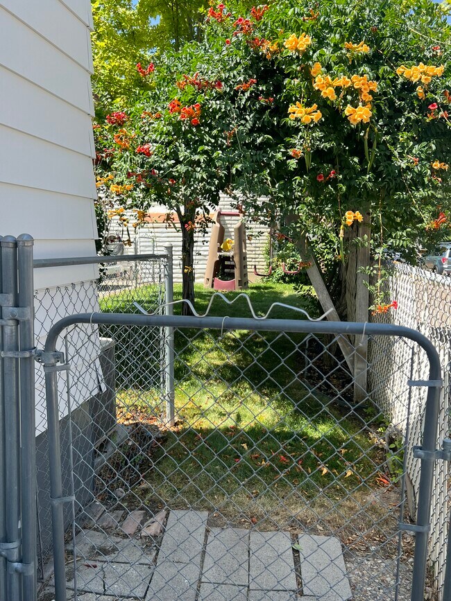 Side of house to shared grassy area - 257 N 500 E