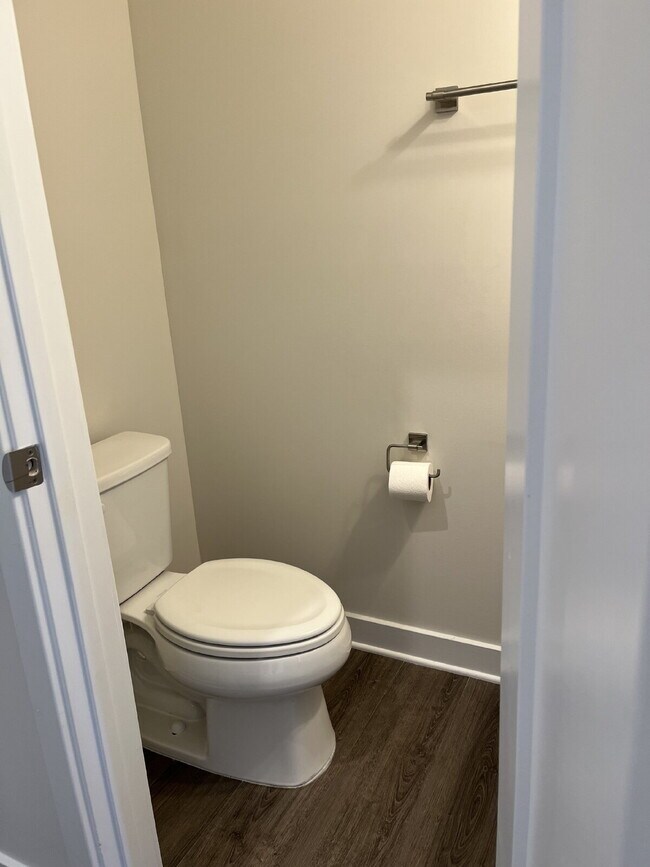 Building Photo - "Charming 3-Bedroom Townhouse with 2.5 Baths on Riverbrook Drive – Your Perfect Gallatin Retreat!"