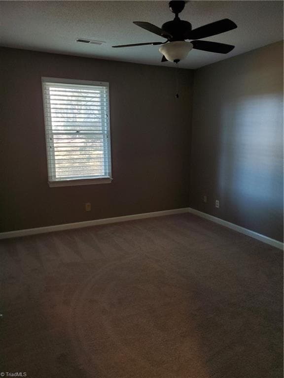 Building Photo - "Charming 2-Bed, 2-Bath Condo Retreat in Prime Winston-Salem Location"