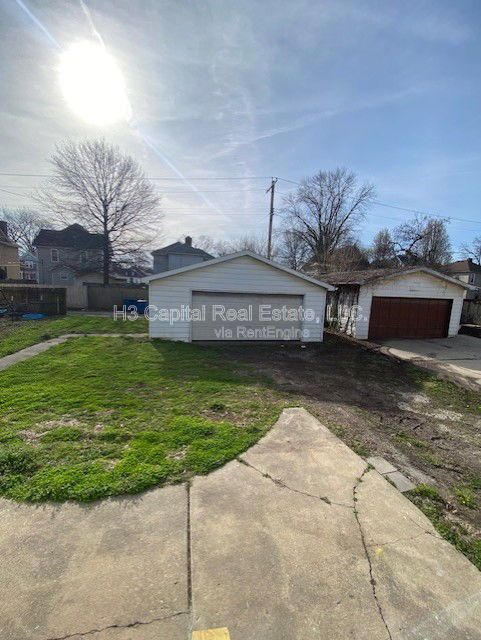 Building Photo - 2218 Cleveland Blvd