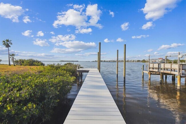 Building Photo - 1640 Seabreeze Dr