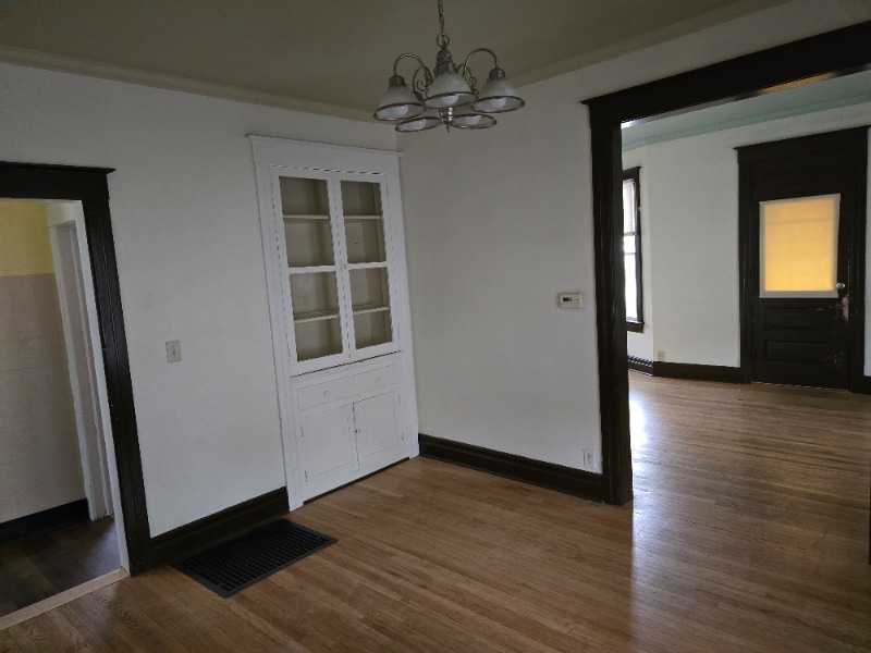 Building Photo - 539 W Canedy St