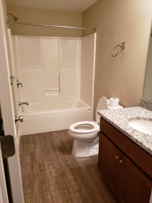 Building Photo - 10 Cardigan Ct