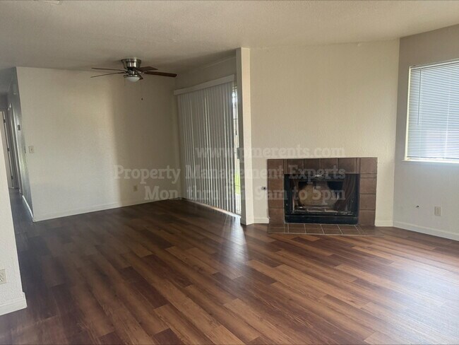 Building Photo - 8824 Fox Creek Dr