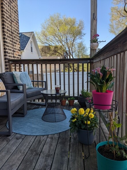 Building Photo - 733 N Noble St