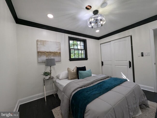 Building Photo - 2208 Wakefield St