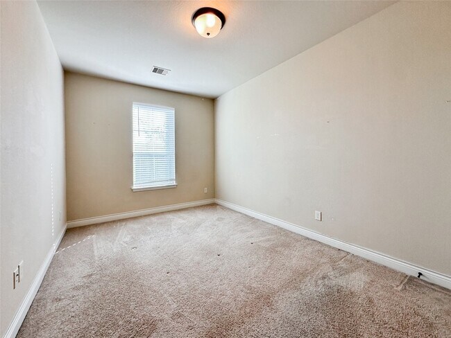 Building Photo - 23 Jonquil Pl