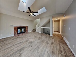 Building Photo - 7745 Lindsey Dr