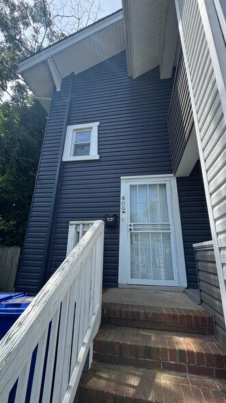 Building Photo - 409 W 27th St