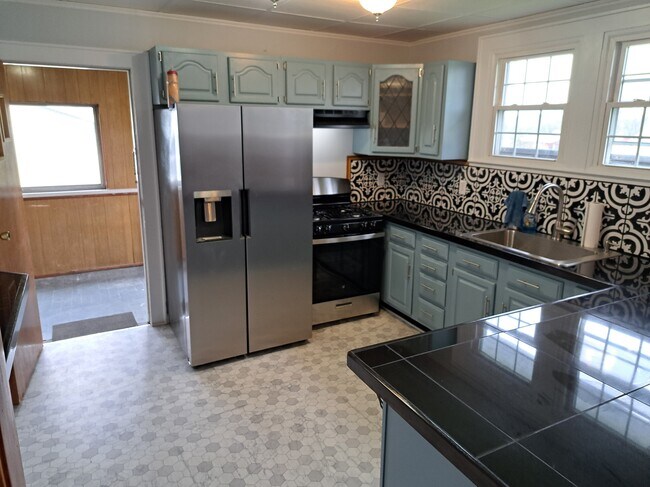 Building Photo - 508 Hugh St