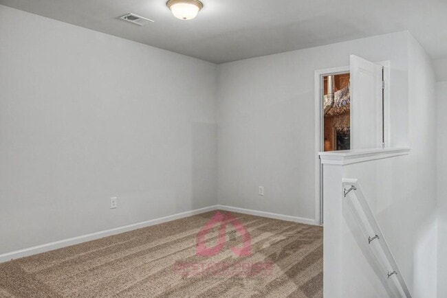 Building Photo - 376 Highline Trl