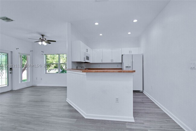Building Photo - 5603 Polk St