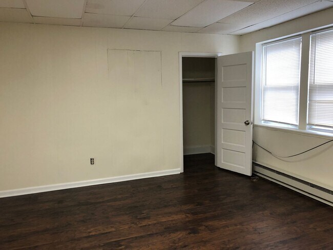 Building Photo - 601 Chestnut Ave