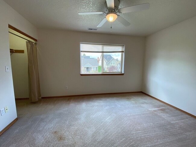 Building Photo - Great Duplex Unit with Attached Garage, Covered Patio, and Two Primary Suites