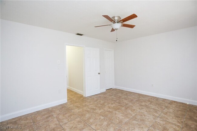 Building Photo - 861 San Remo Ave