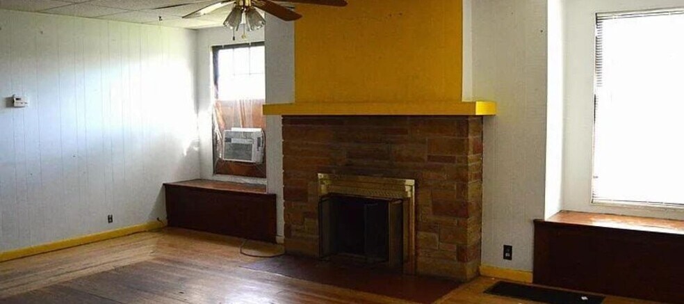 Building Photo - 525 Owen St